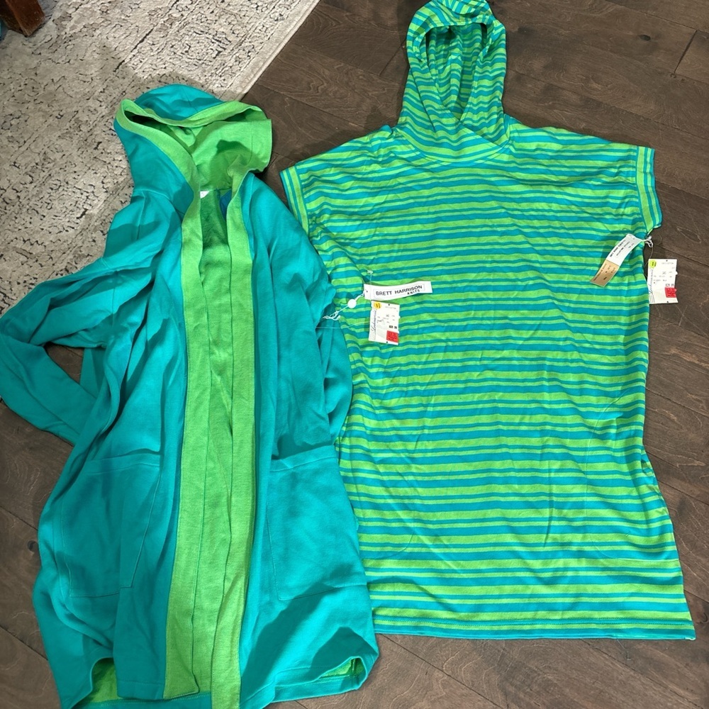 Vintage - 92 -Vibrant Striped top with Hood